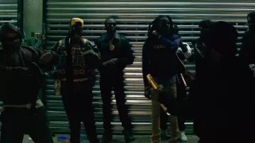 Louis Vuitton All Black LV Skate Sneakers usadas por Meek Mill en Lyrical Eazy con Rick Ross (Video musical oficial)