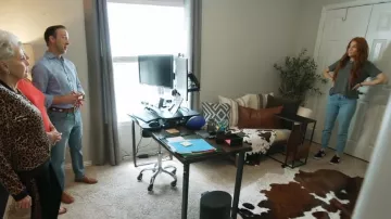 Levi's Pre­mi­um 501 Orig­i­nal Fit Jeans worn by Jenn Todryk as seen in No Demo Reno (S03E10)