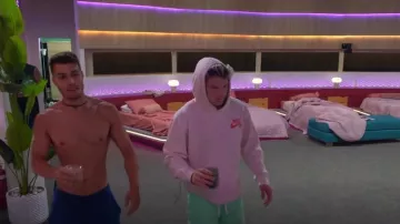 Nike Sb Icon Hood­ie worn by Louis Phillips as seen in Big Brother (S15E09)