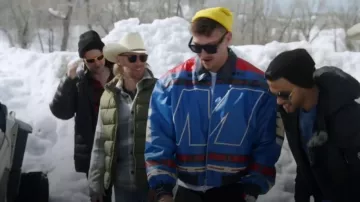 Producto Boohooman Boxy Pu Collared Varsity Bomber usado por Kory Keefer como se ve en Winter House (S03E04)