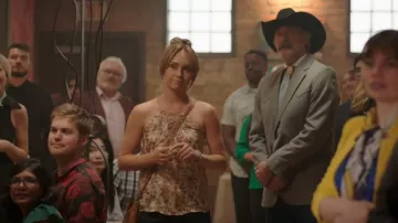 Top de seda de Sandra de Haute Hippie Cross my Heart usado por Amy Fleming (Amber Marshall) como se ve en Heartland (T17E08)