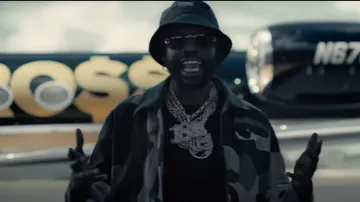 Louis Vuitton Grey & Beige Face Patchwork Denim Jacket usado por Meek Mill en SHAQ & KOBE con Rick Ross (Video Musical Oficial)