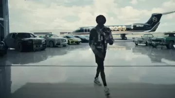 Zapatillas Nike Jordan 4 Retro 'Military Black' usadas por Meek Mill en SHAQ y KOBE con Rick Ross (Video musical oficial)