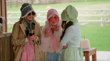 Gafas de sol Gucci Eyewear Tinted Visera usadas por Angie Katsanevas como se ve en The Real Housewives of Salt Lake City (T04E11)