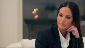Chemise en coton recadrée Rag & Bone Morgan portée par Lisa Barlow comme on le voit dans The Real Housewives of Salt Lake City (S04E11)