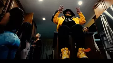Chaqueta Supreme x The North Face Yellow Fleece 'RTG' (PV20) usada por 42 Dugg en Bae por 42 Dugg, CMG The Label (Video musical oficial)
