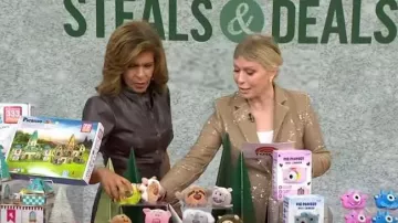 Elie Tahari The Holly Sequined Suit Jacket in Tan Sequins worn by Jill Martin as seen in Today on November 22, 2023