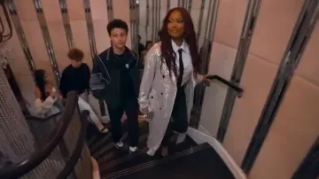 Autorretrato Abrigo cruzado adornado con lentejuelas usado por Garcelle Beauvais como se ve en The Real Housewives of Beverly Hills (T13E05)