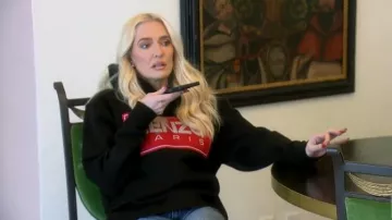 Sudadera con capucha Kenzo Paris Classic Logo usada por Erika Girardi como se ve en The Real Housewives of Beverly Hills (T13E05)