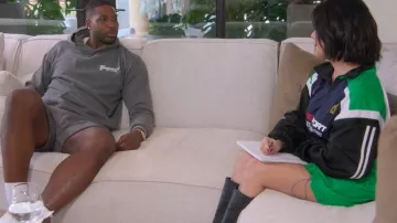 Bottes en cuir Balius d’Acne Studios portées par Kourtney Kardashian dans The Kardashians (S04E09)