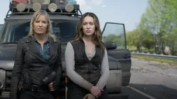 Free People One Of The Girls Henley worn by Alicia Clark (Alycia Debnam Carey) as seen in Fear the Walking Dead (S08E12)
