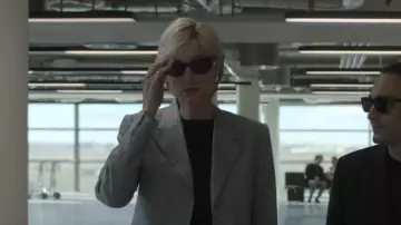 Chimi 06 Sun­glass­es worn by Princess Diana (Elizabeth Debicki) as seen in The Crown (S06E03)