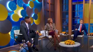 Falda de vendaje Bcbgmaxazria Leger usada por Robin Roberts como se ve en Good Morning America el 22 de noviembre de 2023