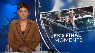 Veronica Beard Miller Chaqueta Dickey con ribete a rayas en ocre oscuro usada por Jericka Duncan como se ve en CBS Evening News el 23 de noviembre de 2023