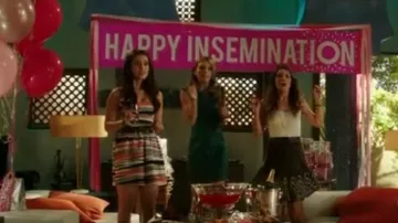 Mini vestido de Alexander McQueen en verde usado por Naomi Clark (AnnaLynne McCord) como se ve en 90210 (S05E03)