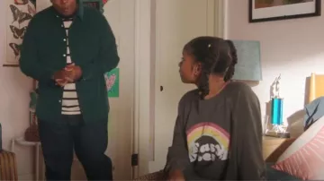 Sudadera Wildfox Easy Does It usada por Aubrey Williams (Dani Lane) como se ve en Kenan (S02E05)