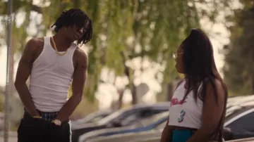 Nike Jersey Miami Vice Top usado por Mia Knight (KaMillion) como se ve en Rap Sh!t (S02E01)