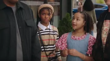 Vestido camisero con cordón a cuadros para niña y niña de Burberry usado por Aubrey Williams (Dani Lane) como se ve en Kenan (T02E07)