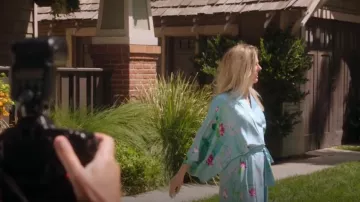 Natori Lo­tus Gar­den Robe worn by Tami (Taylor Louderman) as seen in Kenan (S02E01)