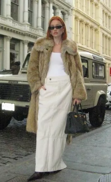 Hermes Birkin 35 Togo usado por Meredith Duxbury en su publicación de Instagram el 25 de noviembre de 2023