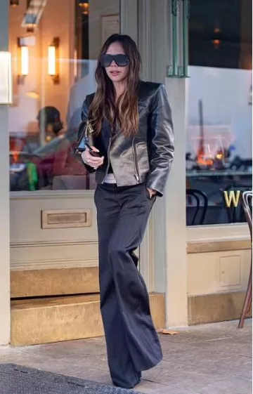 Victoria Beckham Layered Mask in Black worn by Victoria Beckham at Dorian Restaurant in London on November 23, 2023