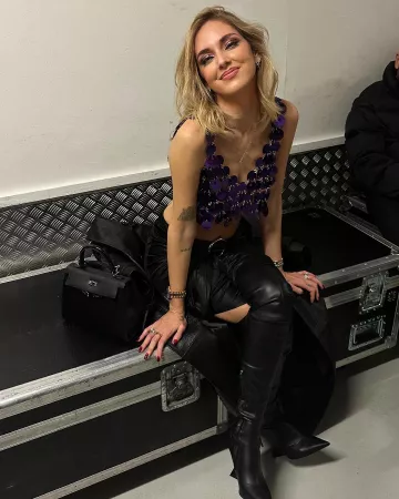 Hermes Kelly Touch 25 Veau Madame usado por Chiara Ferragni en su publicación de Instagram el 23 de noviembre de 2023