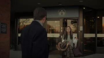 Madewell The Zip-Top Medium Transport Tote worn by Dorothy 'Dot' Lyon (Juno Temple) as seen in Fargo (S05E01)