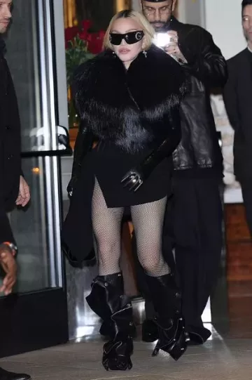 Y/Project Snap Off Boots usadas por Madonna en Milán el 26 de noviembre de 2023