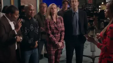 Pantalones Rebecca Vallance Ryder usados por Tami (Taylor Louderman) como se ve en Kenan (T01E10)