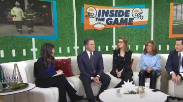 Diane Von Furstenberg - Haut en soie Louisa porté par Kaylee Hartung comme on le voit dans Today le 27 novembre 2023