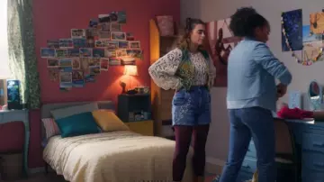 Veste Mes Demoiselles Betula portée par Simone Souter (Margherita Barbieri) dans Spellbound (S01E18)