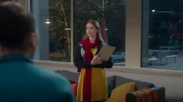 Brandy Melville Elizabeth Argyle Cardigan Pull porté par Mia Banks (Abigail O' Regan) comme on le voit dans Spellbound (S01E17)