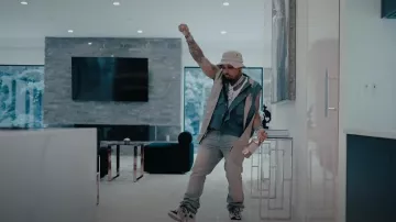 Baskets Lanvin Beige & Teal Trim 'Curb' portées par Doe Boy en HUH (Official Music Video)