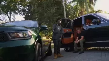 Chemise de travail à manches courtes gris foncé Dickies portée par Kodak Black en Kylie Grande [Official Music VIdeo]