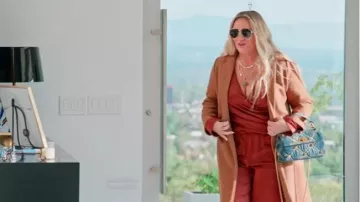 Pantalón de cintura elástica Lpa con puño en la pierna usado por Heather Gay como se ve en The Real Housewives of Salt Lake City (T04E12)