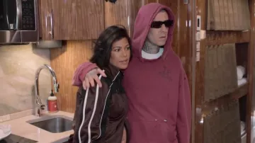 Raf Simons Virginia Creeper Hoodie porté par Travis Barker dans The Kardashians (S04E10)