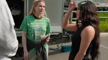 Body à col montant Skims Essential porté par Kim Kardashian dans The Kardashians (S04E10)