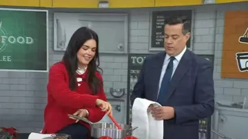 Alex Mill Jules Drawstring Crew usado por Katie Lee como se ve en Today el 1 de diciembre de 2023