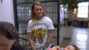 T-shirt Gucci en coton à imprimé tigre porté par Morgan Wade dans The Real Housewives of Beverly Hills (S13E06)