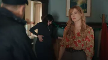 Blusa de bolsillo fruncido de Smythe usada por Melinda Monroe (Alexandra Breckenridge) como se ve en Virgin River (S05E12)