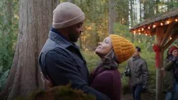 Relwen Mole­skin CPO Shirt Jack­et worn by John 'Preacher' Middleton (Colin Lawrence) as seen in Virgin River (S05E12)