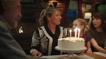 Lauren Michelle Veste à fleurs portée par Katie dans Heartland (S17E10)
