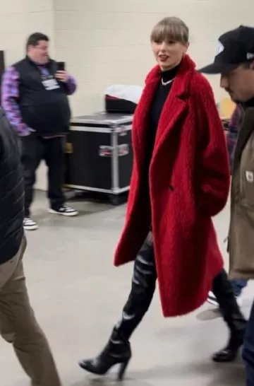 Stuart Weitzman High­land Boots worn by Taylor Swift at Kansas City Chiefs Vs Green Bay Packers post on December 3, 2023