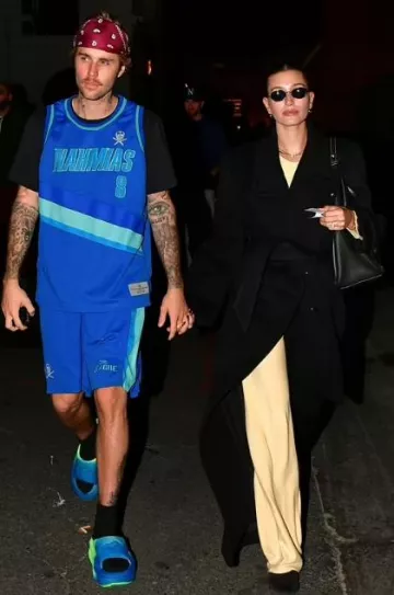 Leset Lauren Pocket Pant worn by  Hailey Bieber in Beverly Hills on November 30, 2023