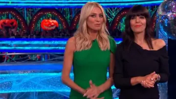 Roland Mouret Asym­met­ric Cady Jump­suit worn by Tess Daly as seen in Strictly Come Dancing: It Takes Two (S21E06)
