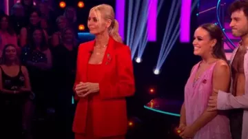 Reiss Breast­ed Blaz­er worn by Tess Daly as seen in Strictly Come Dancing: It Takes Two (S21E08)