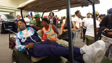 Zapatillas Nike Air Force 1 Low 'White' usadas por Real Boston Richey en The Type (Video musical oficial) ft. YTB Fatt