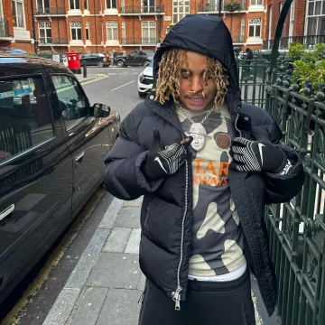 The Nike Paris-Saint Germain jersey worn by Zola during his visit to London