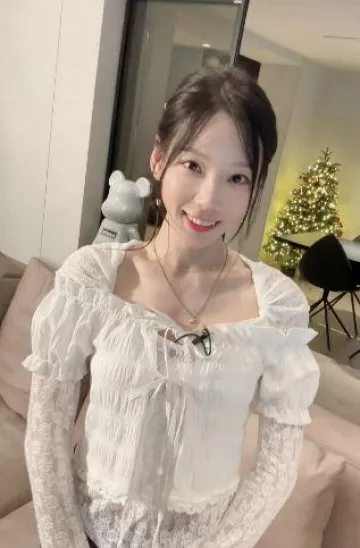 The Part of Multi Ball Necklace worn by Taeyeon at Bam House Instagram on December 3, 2023