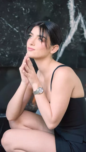 Chopard Happy Sport Watch 30Mm Quartz Lucent Steel with Diamonds worn by Dixie D'Amelio on her Instagram Story on December 6, 2023